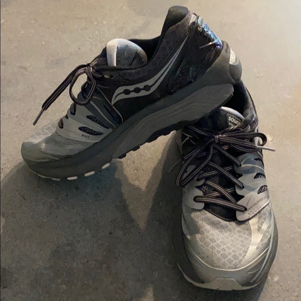 Gently used saucony hurricane iso 2
